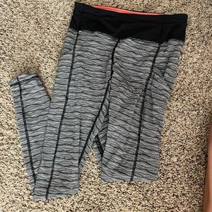 Lululemon pattern leggings
